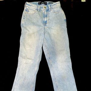 ✨ hollister mom jeans ✨